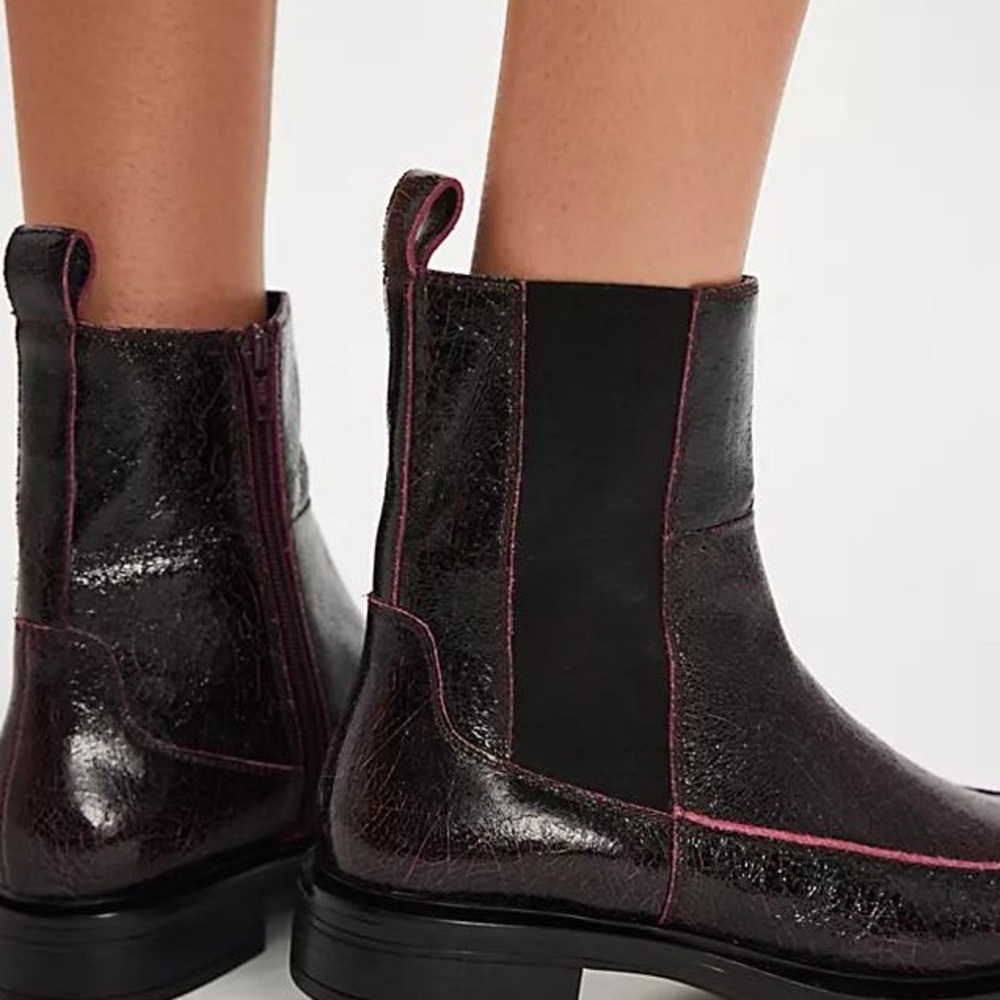 Free People distressed Black purple leather Boots - Picture 2 of 12